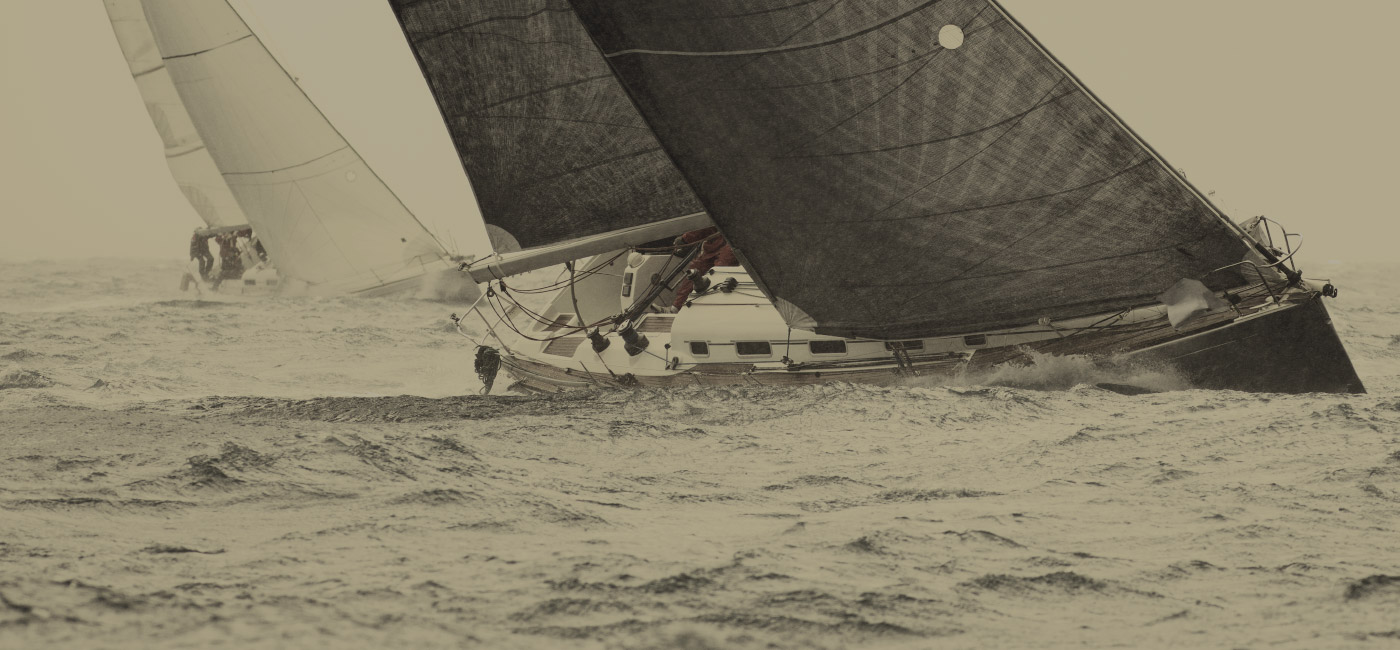 [Header] [About us] Sailing boat